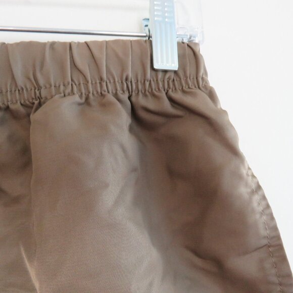 ESSENTIALS FEAR OF GOD Straight Leg Logo Appliquéd Shell Drawstring Shorts Khaki - Picture 4 of 16